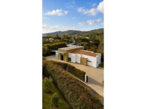 Casa de un nivel sobre lote de 1.650 m² – foto 1