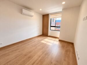 Apartamento de 94,5 m² con vista abierta en Laureles, piso 14 – alcoba principal