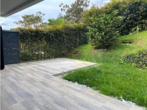 Casa para estrenar de 260 m² con 4 alcobas en parcelación vía a El Retiro