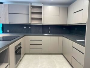 Casa para estrenar de 260 m² con 4 alcobas en parcelación vía a El Retiro