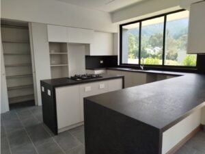 Casa para estrenar de 390 m² en un solo nivel en Fizebad, El Retiro